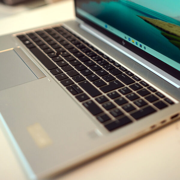HP EliteBook 855 G8 | Ryzen 3 PRO | 16GB DDR4 RAM | 256GB NVME | 15.6" FHD - Image 5