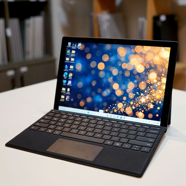 Microsoft Surface Pro 7 | 10th Gen Core i7 | 16GB DDR4 RAM | 256GB NVME | 12.3" IPS Touch Display
